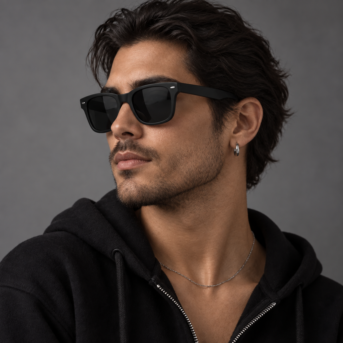 Woman wearing Daily 01 black sunglasses